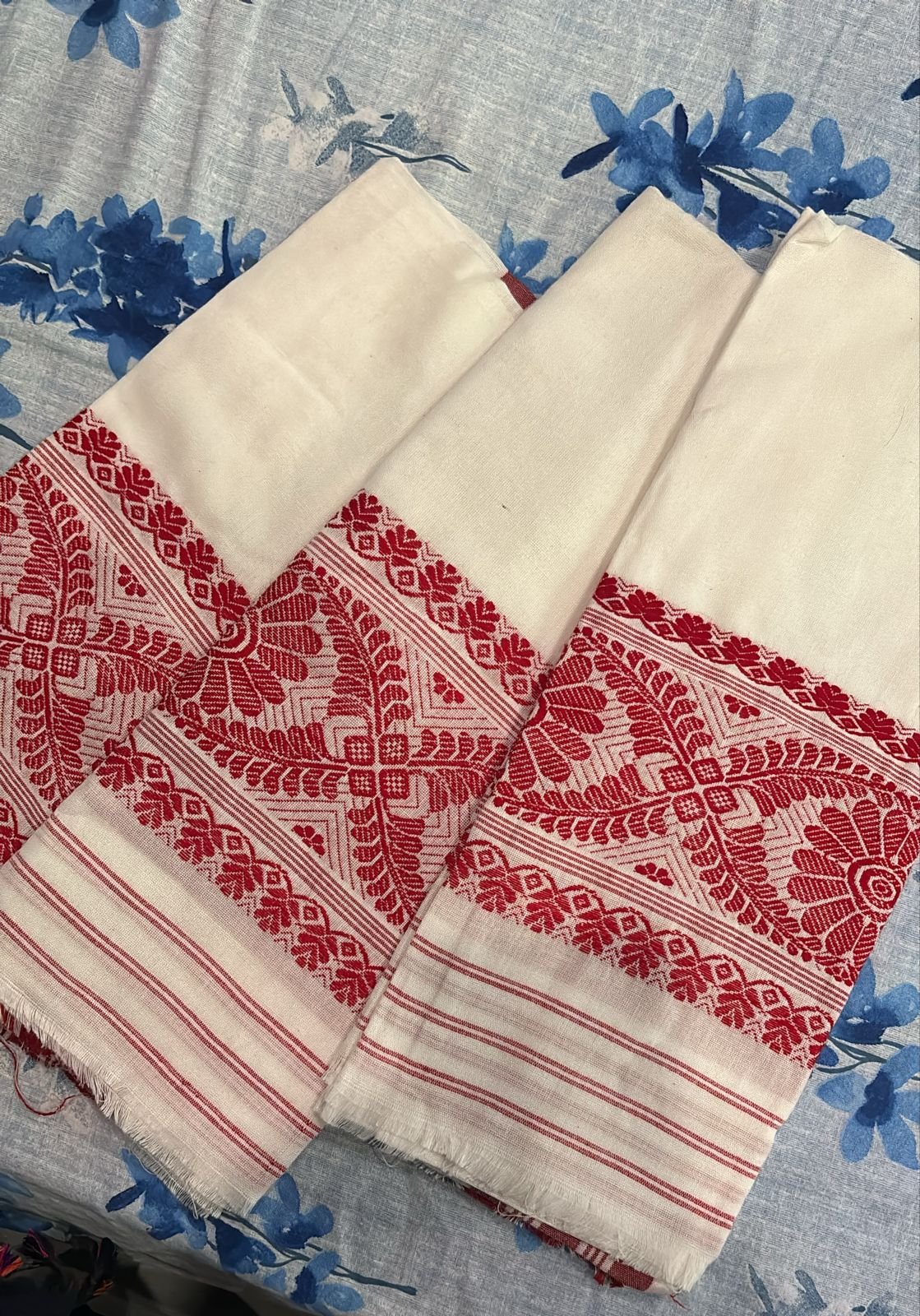 The Assamese Gamosa : Premium-Handwoven